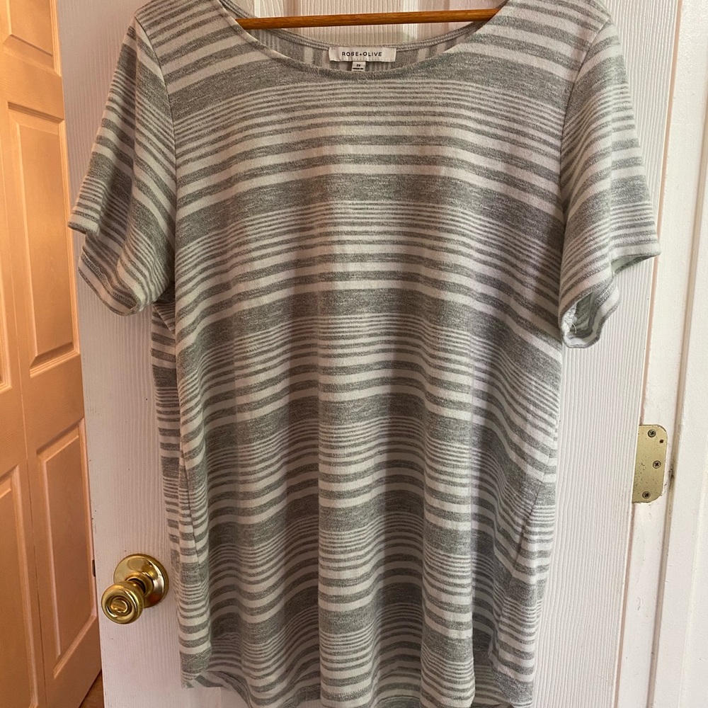 Plus Size Olive & Rose Gray Striped Tee Size 2x